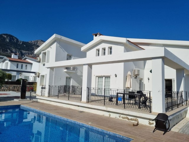 4 yatak odalı villa 