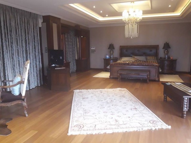 Deniz ve Dağ Manzaralı Satılık Villa