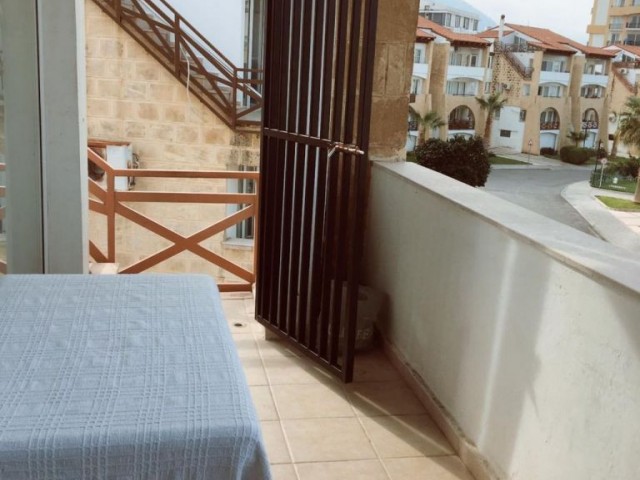 Girne Merkez Patara sitesinde 3+1 kiralık 