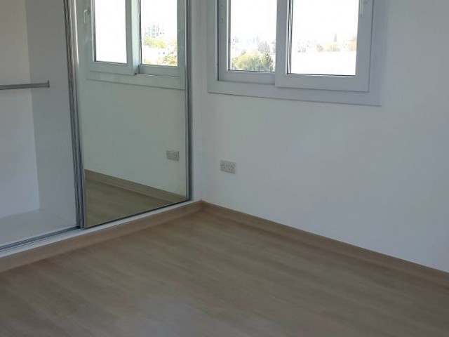 LEFKOŞA MERKEZE YÜRÜYÜŞ MESAFESİNDE LÜKS PENTHOUSE 