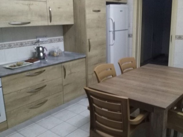 Küçük kaymaklı 3+1 zemin kat full eşyalı kiralık daire 