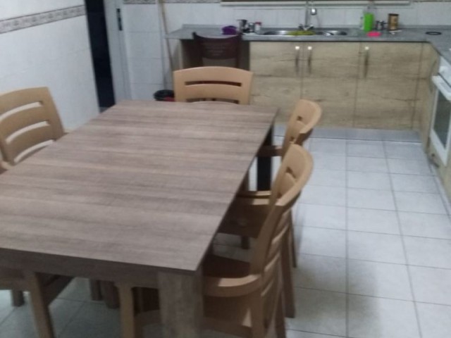 Küçük kaymaklı 3+1 zemin kat full eşyalı kiralık daire 