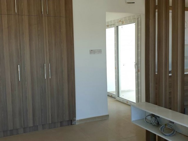 Penthouse For Sale in Küçük Kaymaklı, Nicosia