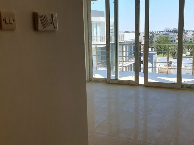 Penthouse For Sale in Küçük Kaymaklı, Nicosia