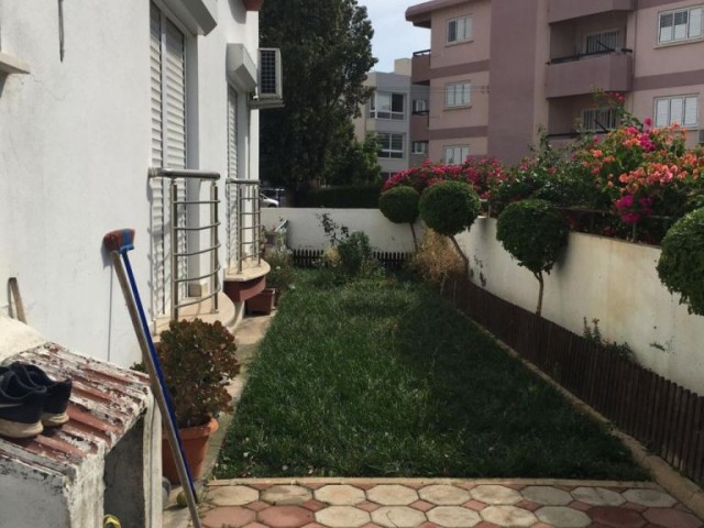 Ortaköy’de zemin kat 3 + 1 full eşyalı kiralık bahçeli apartman dairesi