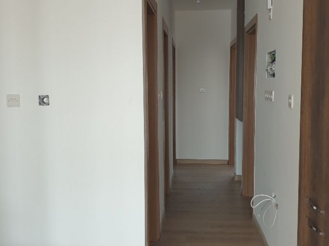 Penthouse For Sale in Küçük Kaymaklı, Nicosia