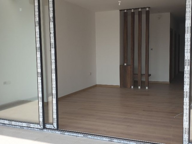 Penthouse For Sale in Küçük Kaymaklı, Nicosia