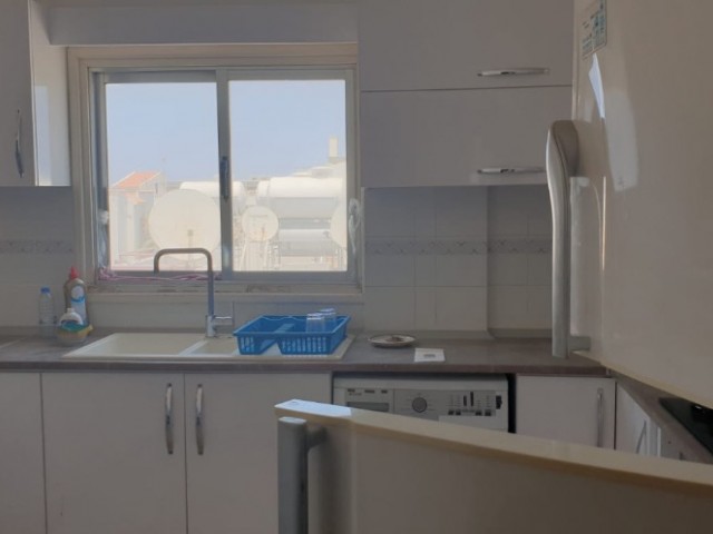 Girne kaşkarkort bölgesi.   3+1 Full eşyalı daire 