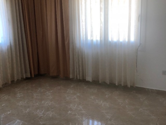 Yenişehir’in merkezinde müstakil Bahçeli 2+1 Kiralık Ev