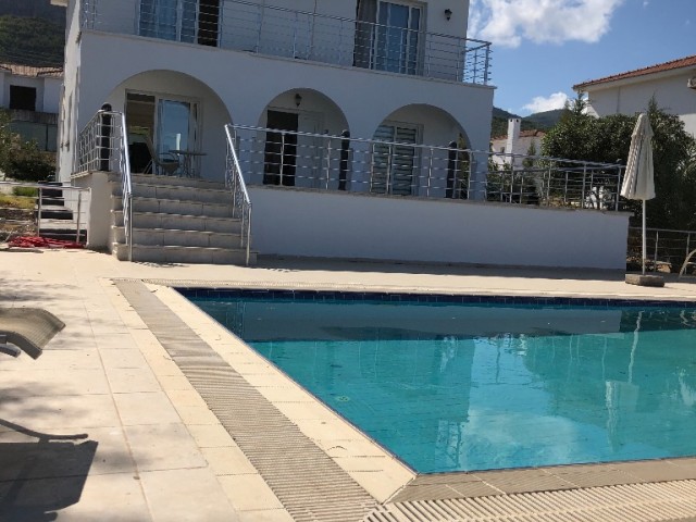 4 + 1 Villa zur Miete mit Kamin mit privatem Pool in Alsancak Kyrenia ** 