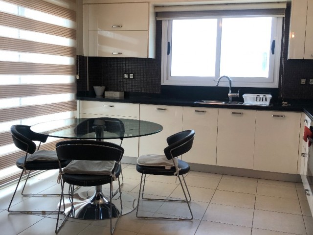 Ortaköyde lüks 3 + 1 full eşyalı daire