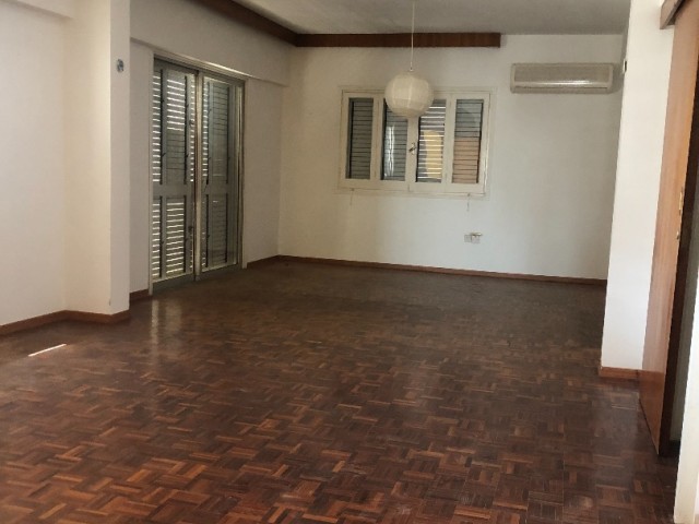 Yenişehir’de 3 + 1 kiralık eşyasız ticari izinle daire 