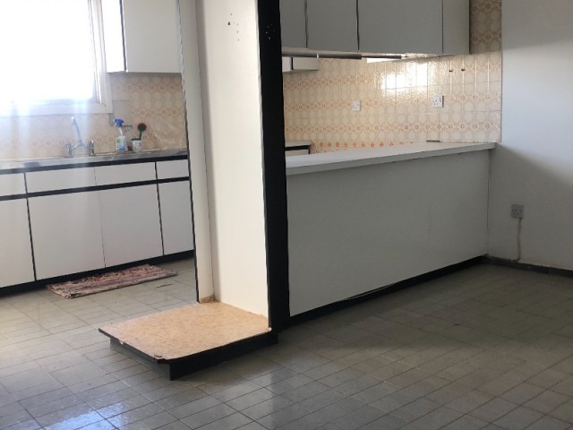 Yenişehir’de 3 + 1 kiralık eşyasız ticari izinle daire 