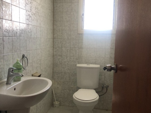 Yenişehir’de 3 + 1 kiralık eşyasız ticari izinle daire 