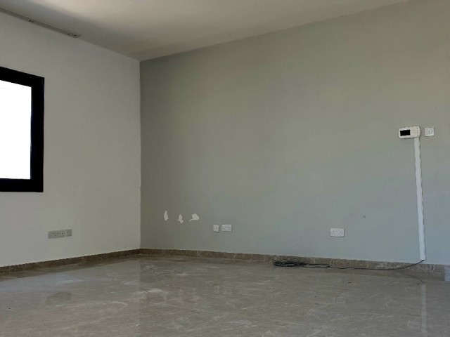 GENİŞ TARASLI LÜX PENTHOUSE 