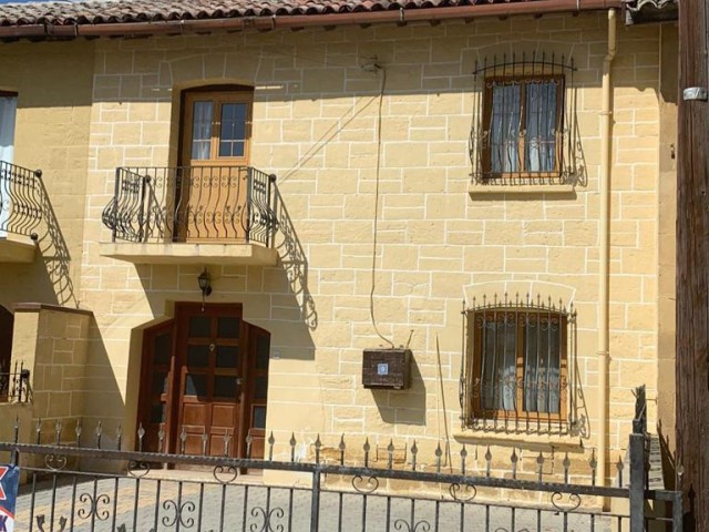 Lefkoşa küçük kaymaklı da  satılık ikiz villa