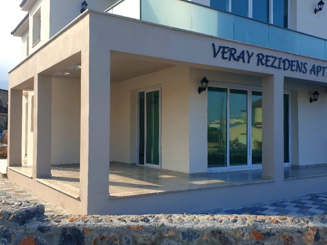 MERİT ROYAL OTEL  YAKININDA ZEMİN KAT BAHCELİ DAİRE 