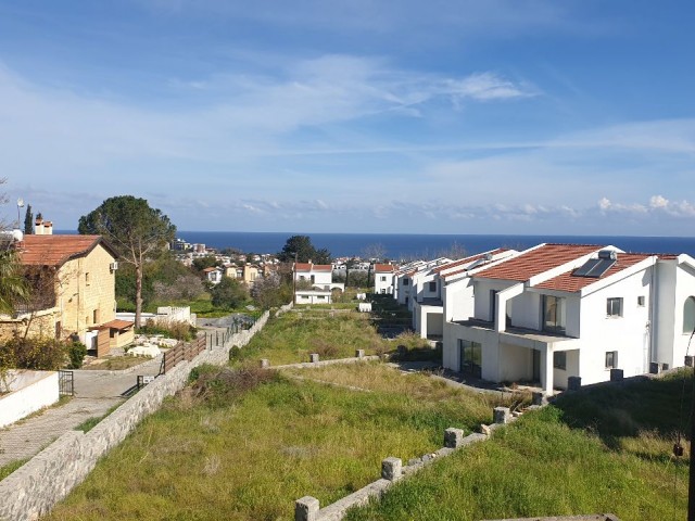 ALSANCAK VILLA MIT GROSSEM GARTEN 