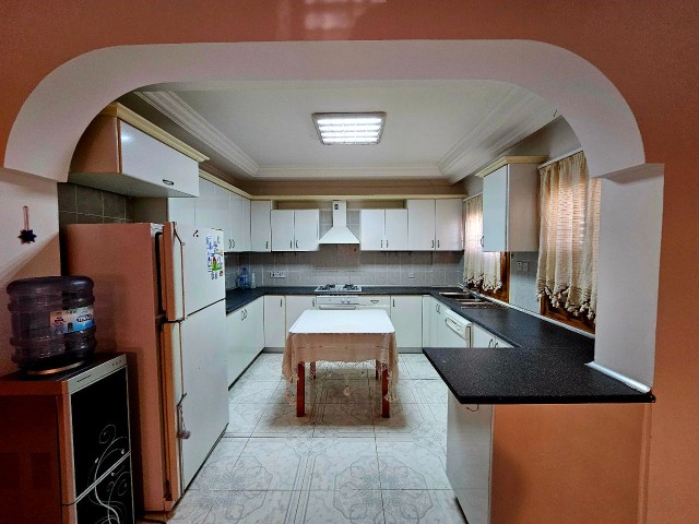 3+1 Spacious Flat in Kyrenia Center