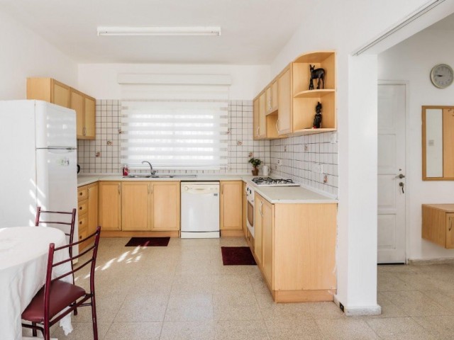 Semi Detached To Rent in Karaoğlanoğlu, Kyrenia