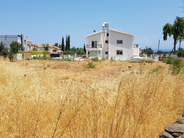 663 m2 Grundstück mit Meerblick in Alsancak ** 