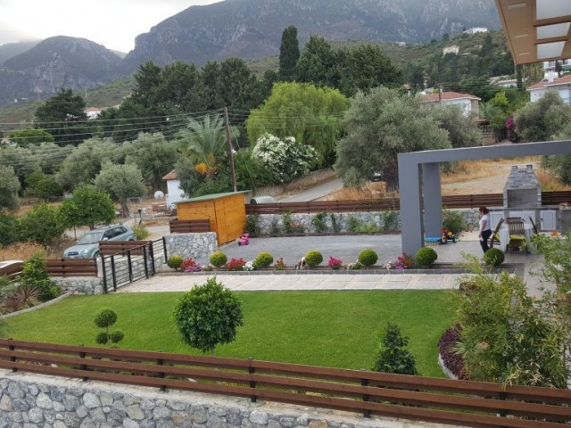 Girne Edremit bölgesinde satılık villa