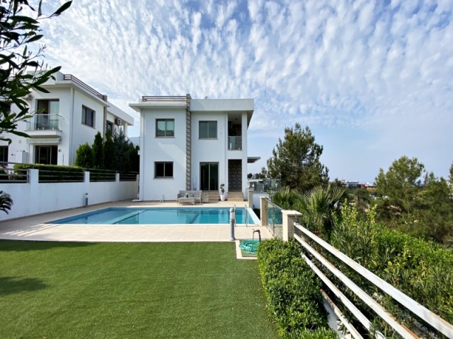 Golden Hill Villa - SOLE AGENT