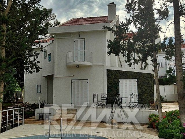 Detached Villa-Edremit ** 