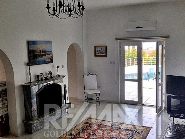 Detached Villa-Edremit ** 