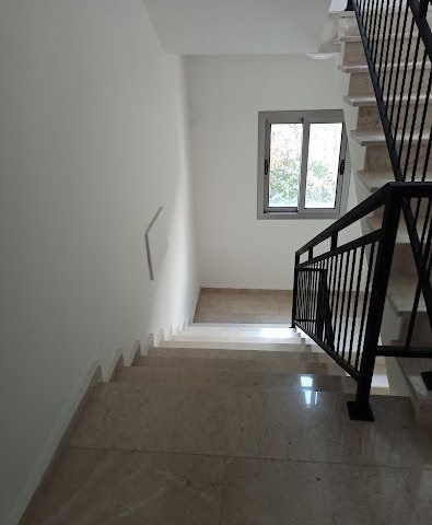 Spacious sea view flat in Lapta area ** 