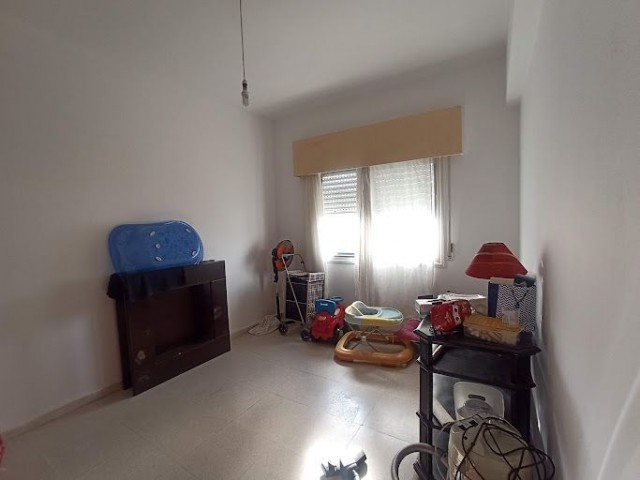 Türkische Wohnung zum Verkauf in Kyrenia Zentrum ** 