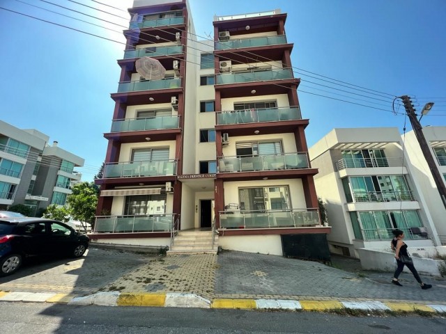 Girne merkezde satılık 3+1 penthouse