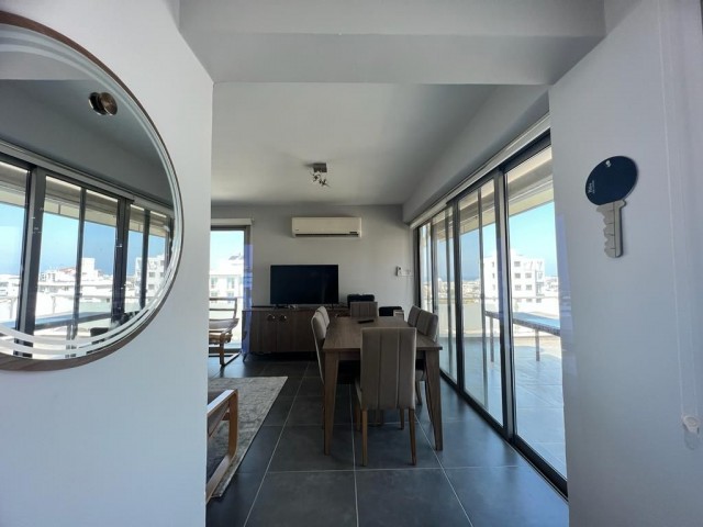 Girne merkezde satılık 3+1 penthouse