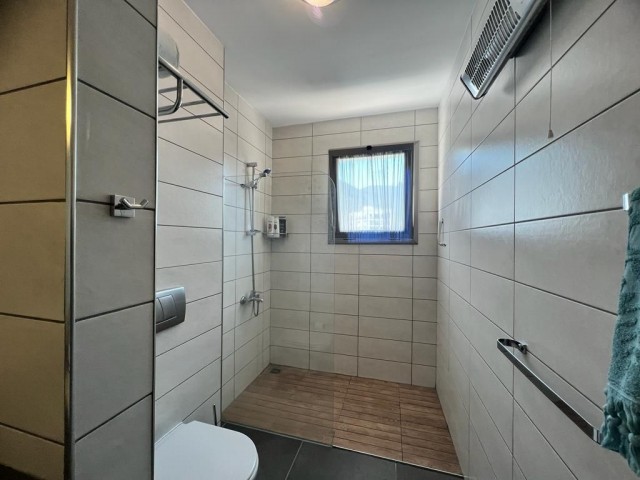 Girne merkezde satılık 3+1 penthouse