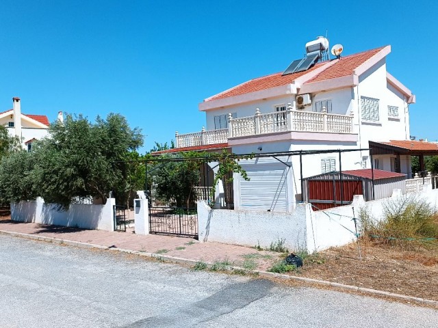 An amazing villa in Yeni Boğaziçi just by the sea!