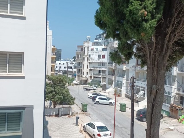 2+1 Wohnung zum Verkauf im Zentrum von Kyrenia ** 