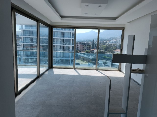 GİRNE MERKEZ MÜKEMMEL SATILIK PENTHOUSE