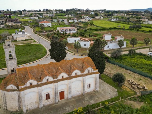 Dorfhaus zum Verkauf in Dipkarpaz