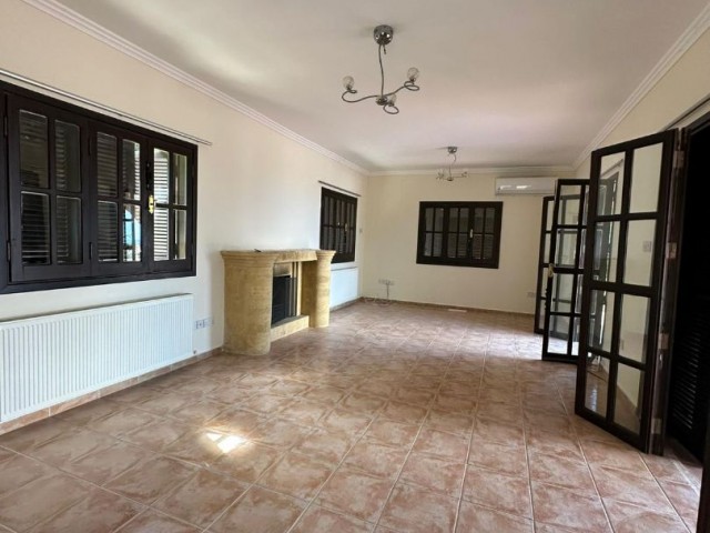 4 bedroom Villa For Rent