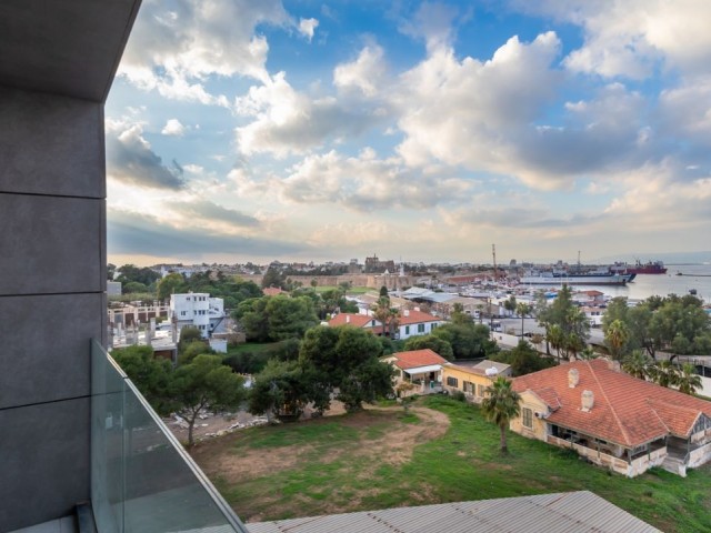 Luxus-Penthouse mit Meerblick zu verkaufen