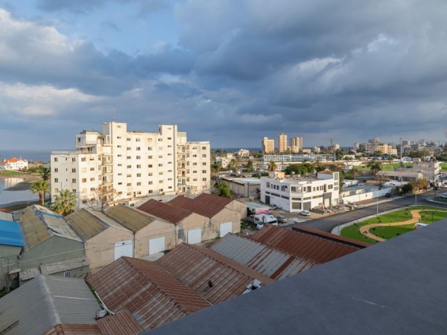 Luxus-Penthouse mit Meerblick zu verkaufen