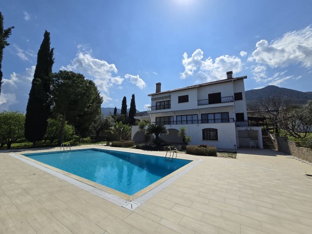 Villa zu vermieten mit herrlichem Meerblick in Ober-Kyrenia