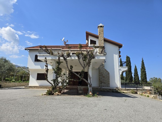 Villa zu vermieten mit herrlichem Meerblick in Ober-Kyrenia