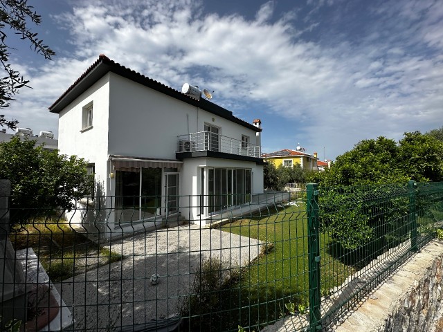 4+1 freistehende Villa zur Miete in Zeytinlik