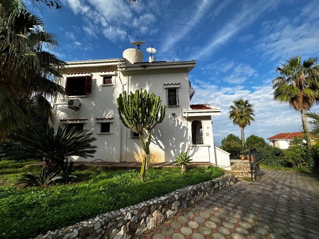 Çatalköy'de Deniz Manzaralı Kiralık 3+1 Villa