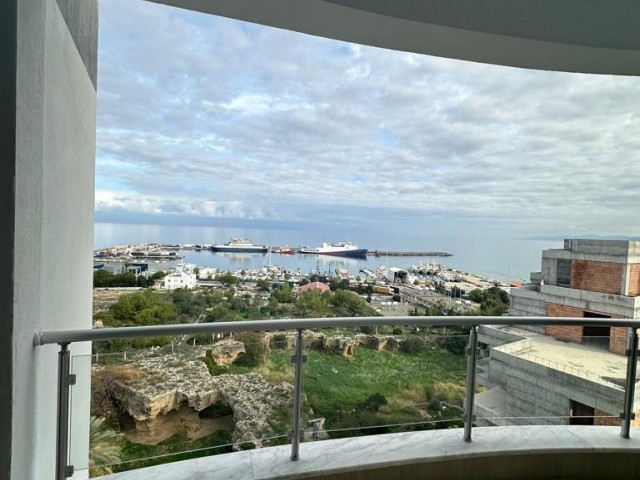 Великолепная квартира 3+1 на продажу с панорамным видом на море в центре Кирении