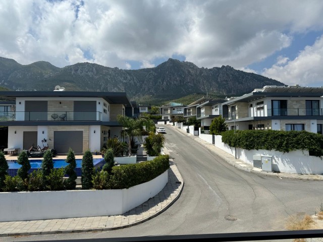 4+1 Villa for Rent with Private Pool at the Foothills of Beşparmak Mountain in Kyrenia Edremit