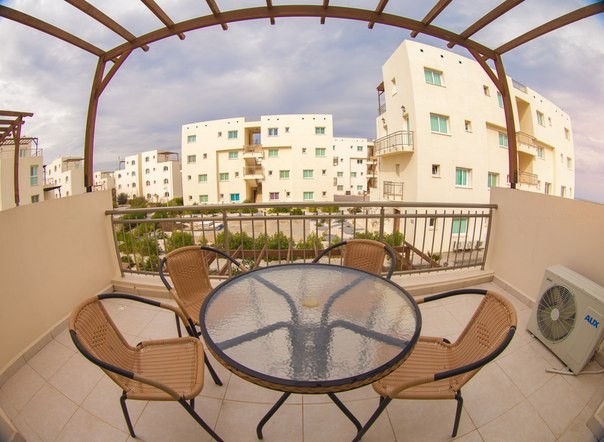 Apartment with turkish title deeds in Gazievern