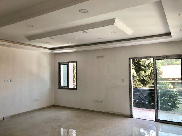 Flat For Sale in Aşağı Girne, Kyrenia