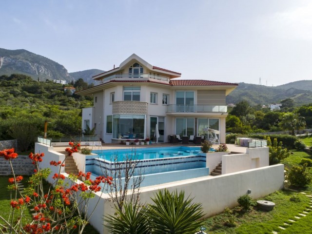 Вилла Продается in Yukarı Girne, Кирения